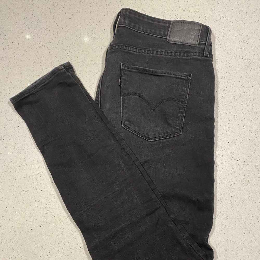Levi’s 721 black skinny jeans
